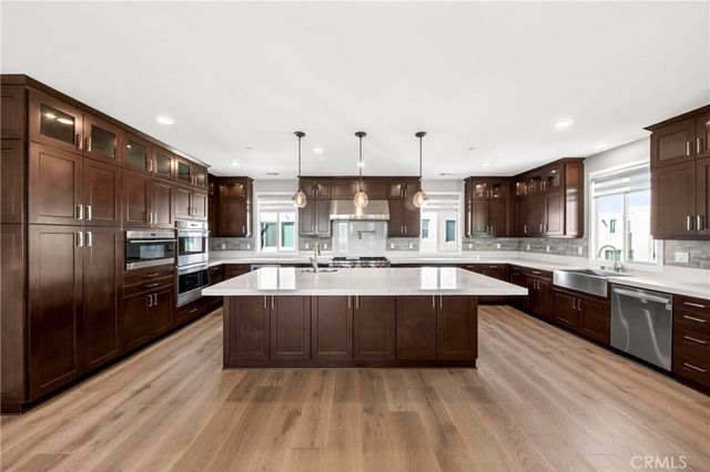 195 Stellar, Irvine, CA 92618