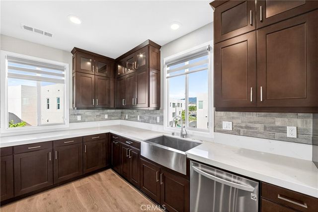 195 Stellar, Irvine, CA 92618