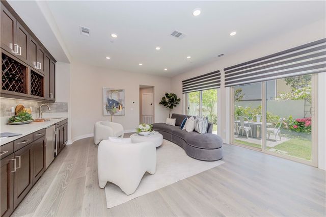 195 Stellar, Irvine, CA 92618