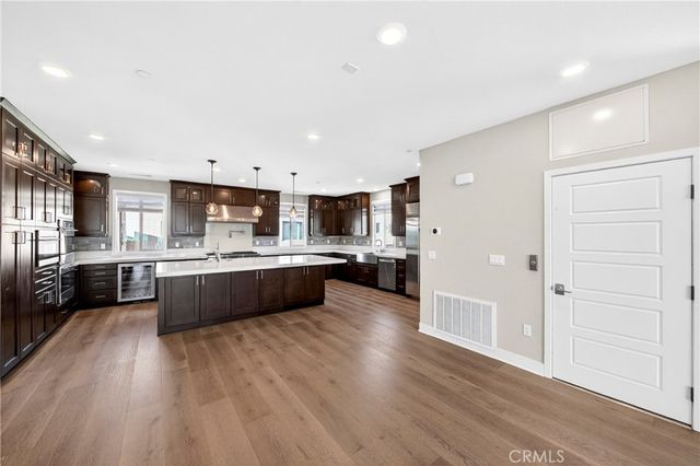 195 Stellar, Irvine, CA 92618