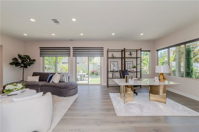 195 Stellar, Irvine, CA 92618