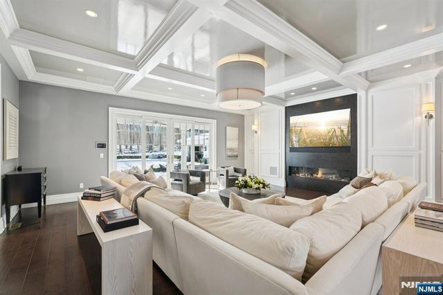 128 Birch Road, Franklin Lakes, NJ 07417