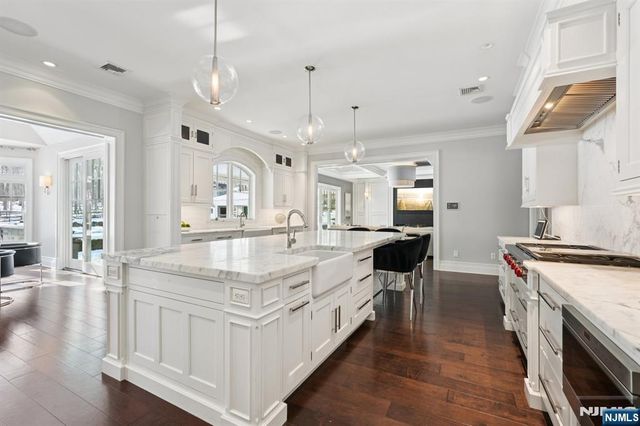 128 Birch Road, Franklin Lakes, NJ 07417