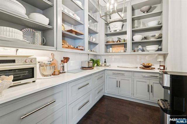 128 Birch Road, Franklin Lakes, NJ 07417