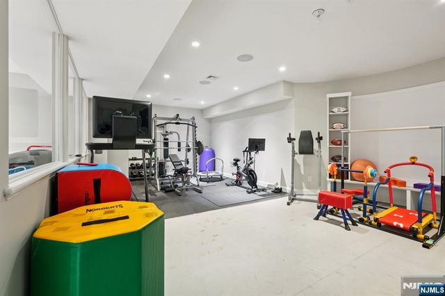 128 Birch Road, Franklin Lakes, NJ 07417