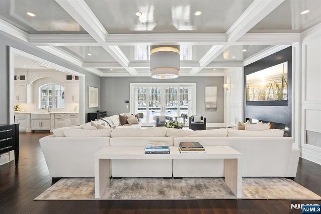 128 Birch Road, Franklin Lakes, NJ 07417