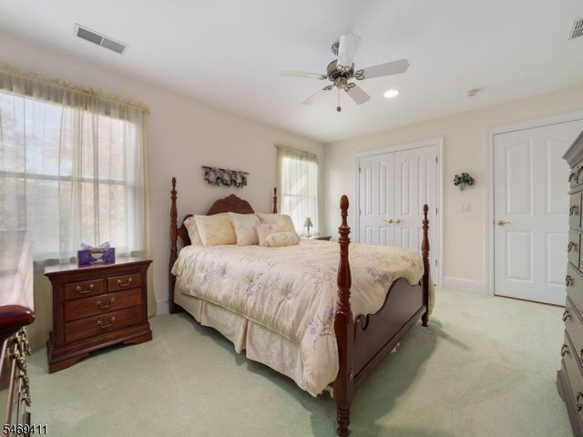 16 Forest Ridge Ter, Jefferson Twp., NJ 07438