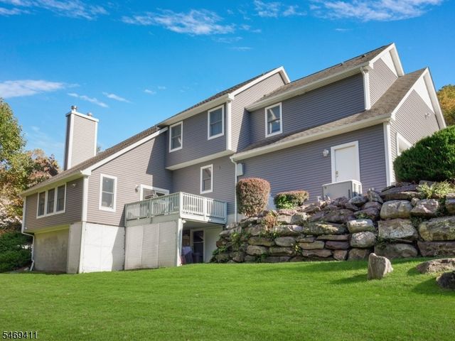 16 Forest Ridge Ter, Jefferson Twp., NJ 07438