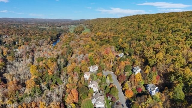 16 Forest Ridge Ter, Jefferson Twp., NJ 07438