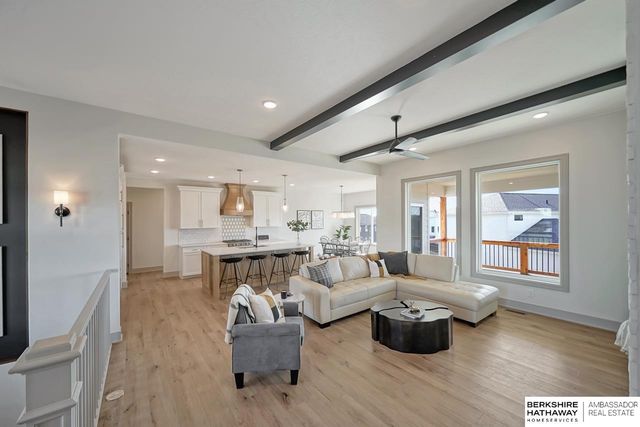 19821 V Street, Omaha, NE 68135