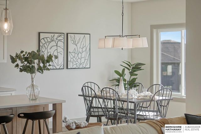 19821 V Street, Omaha, NE 68135