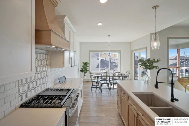 19821 V Street, Omaha, NE 68135