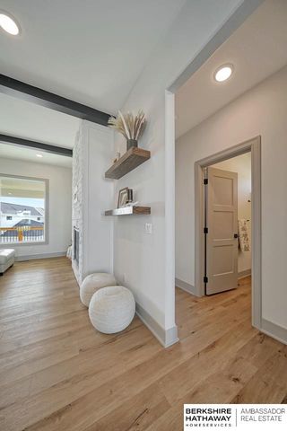 19821 V Street, Omaha, NE 68135