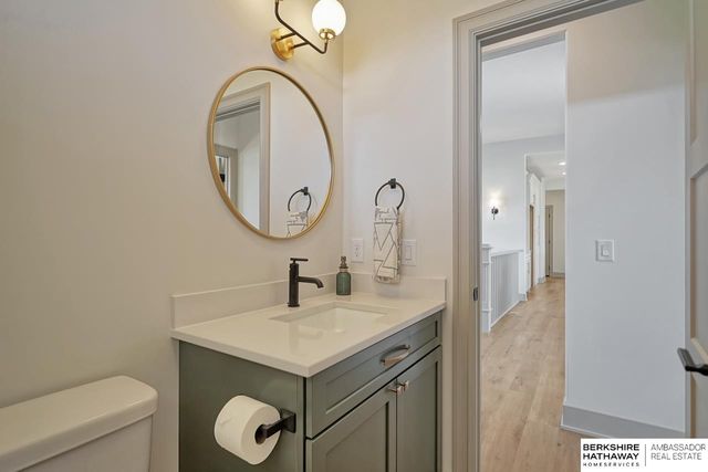 19821 V Street, Omaha, NE 68135