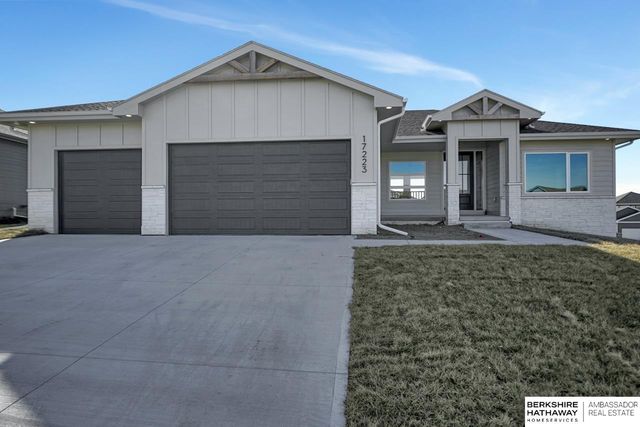 19821 V Street, Omaha, NE 68135