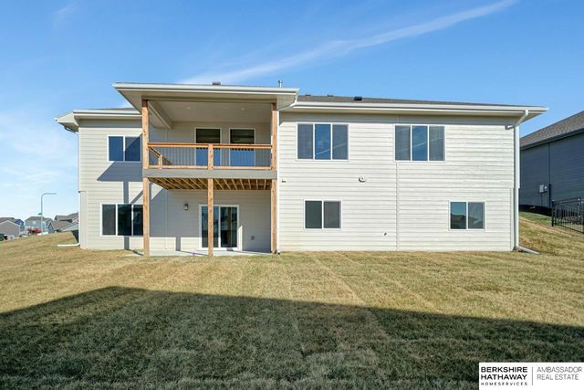 19821 V Street, Omaha, NE 68135