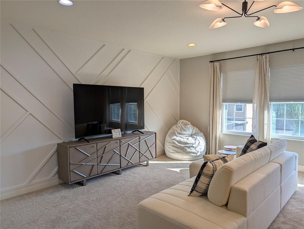 Image 20 of property listing at 10915 CHARMWOOD DRIVE, Riverview, FL 33569