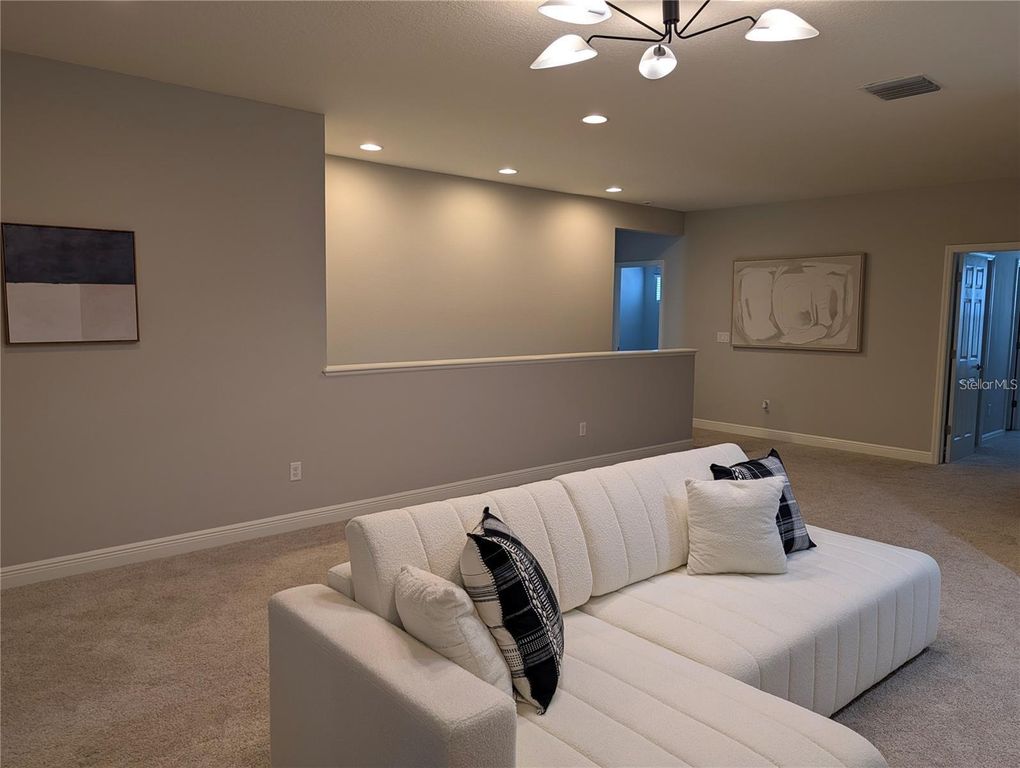 Image 23 of property listing at 10915 CHARMWOOD DRIVE, Riverview, FL 33569