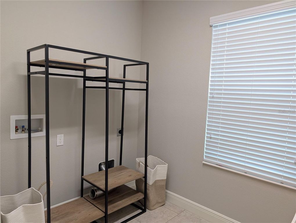 Image 30 of property listing at 10915 CHARMWOOD DRIVE, Riverview, FL 33569