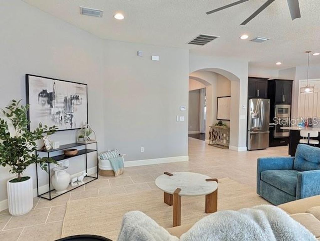 Image 4 of property listing at 10915 CHARMWOOD DRIVE, Riverview, FL 33569