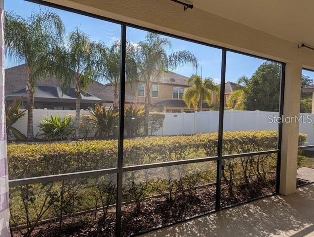 Image 33 of property listing at 10915 CHARMWOOD DRIVE, Riverview, FL 33569