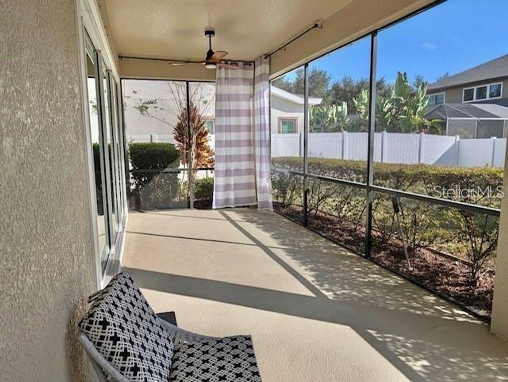 Image 36 of property listing at 10915 CHARMWOOD DRIVE, Riverview, FL 33569