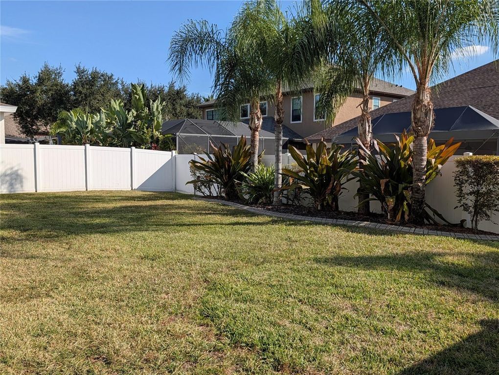 Image 37 of property listing at 10915 CHARMWOOD DRIVE, Riverview, FL 33569