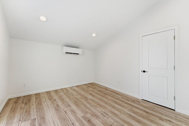 109 N Lake Ave, Southwick, MA 01077