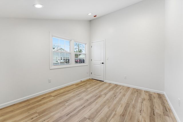 109 N Lake Ave, Southwick, MA 01077