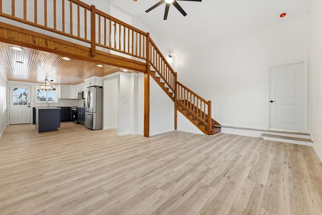 109 N Lake Ave, Southwick, MA 01077