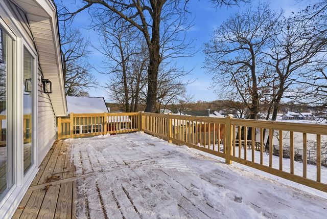 109 N Lake Ave, Southwick, MA 01077