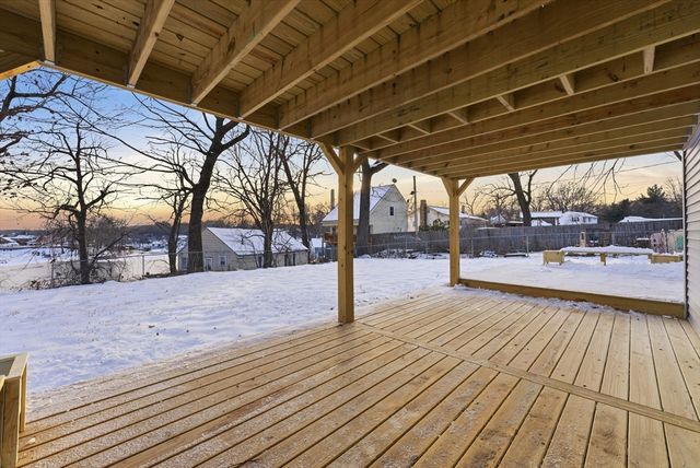 109 N Lake Ave, Southwick, MA 01077