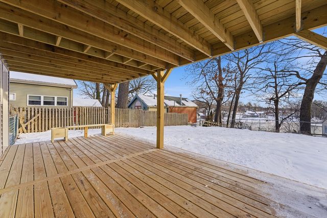 109 N Lake Ave, Southwick, MA 01077