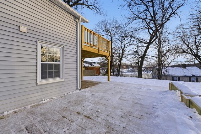 109 N Lake Ave, Southwick, MA 01077