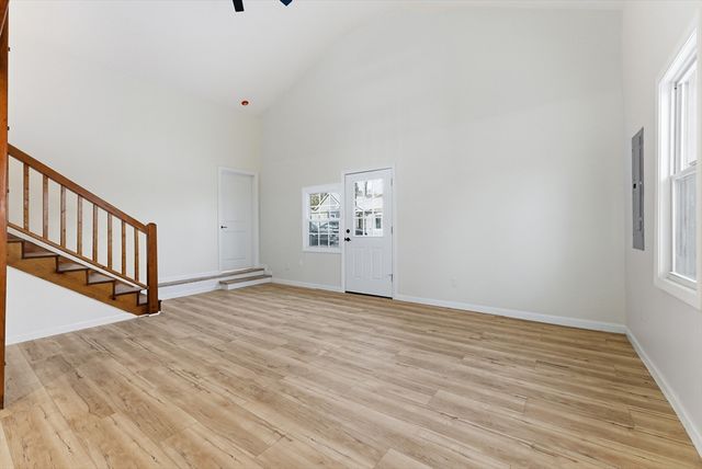 109 N Lake Ave, Southwick, MA 01077