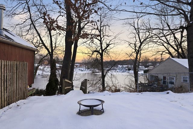 109 N Lake Ave, Southwick, MA 01077