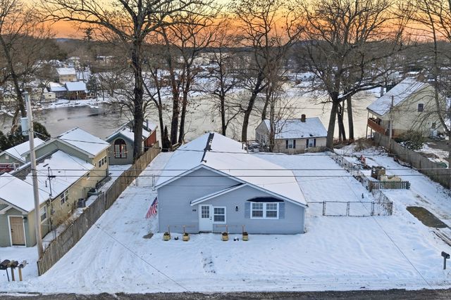 109 N Lake Ave, Southwick, MA 01077