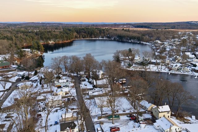 109 N Lake Ave, Southwick, MA 01077