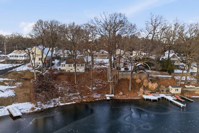 109 N Lake Ave, Southwick, MA 01077