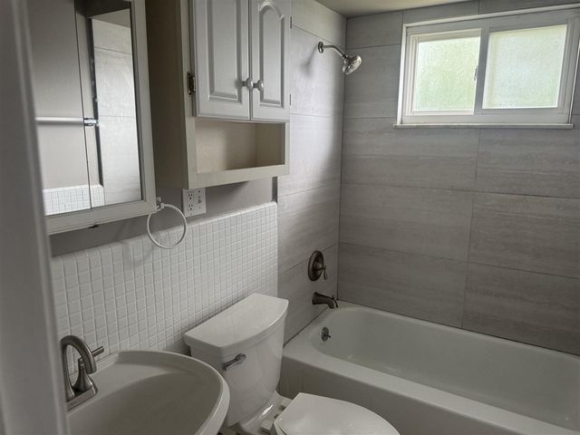 4859 Mansfield Avenue Unit: 8H, Royal Oak, MI 48073