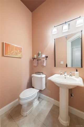 469 Pacing Way, Westbury, NY 11590