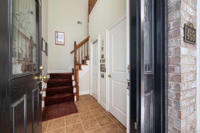469 Pacing Way, Westbury, NY 11590