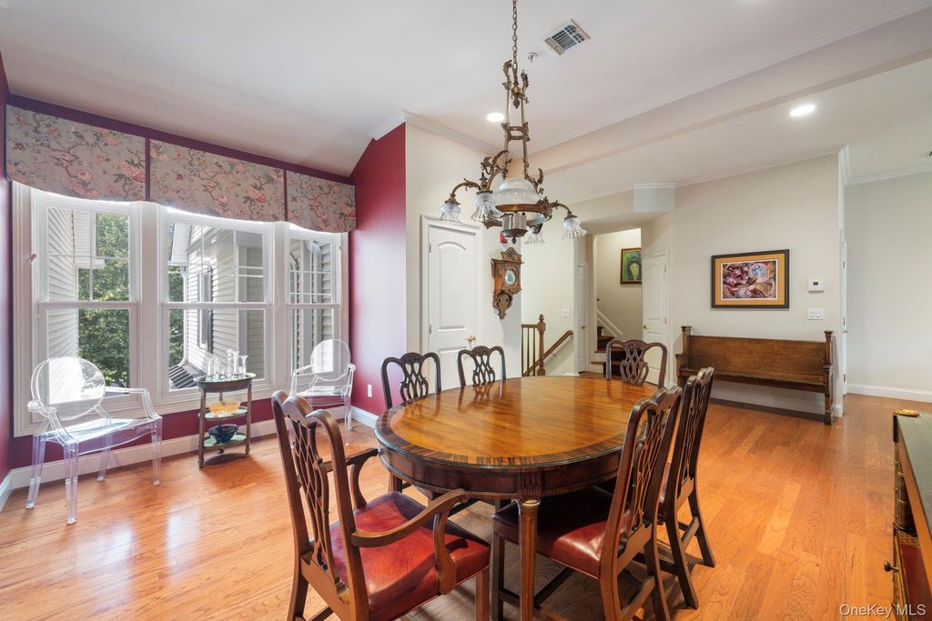 469 Pacing Way, Westbury, NY 11590 — photo 4