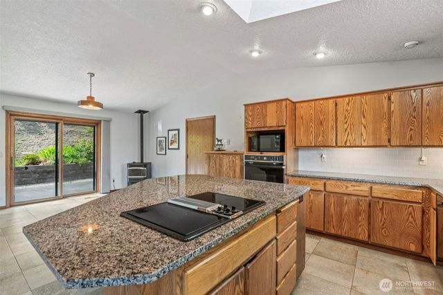 165 Meridian Drive, Kelso, WA 98626