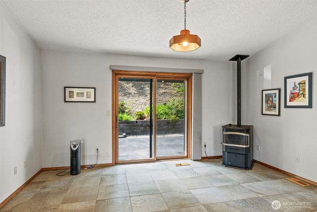 165 Meridian Drive, Kelso, WA 98626