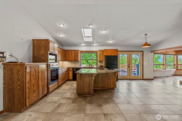 165 Meridian Drive, Kelso, WA 98626