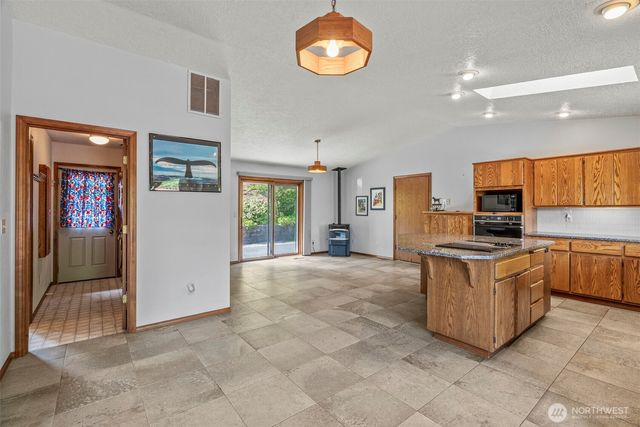 165 Meridian Drive, Kelso, WA 98626