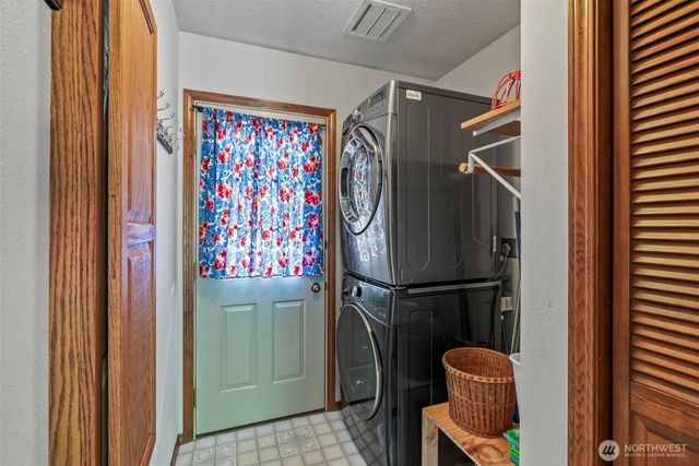 165 Meridian Drive, Kelso, WA 98626