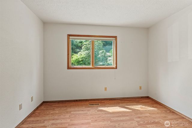 165 Meridian Drive, Kelso, WA 98626