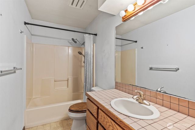 165 Meridian Drive, Kelso, WA 98626